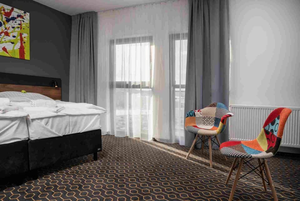 Photo of the whole room, Decorative detail