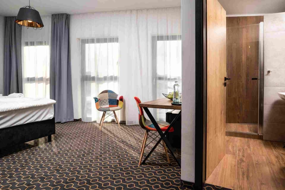 Photo of the whole room, Decorative detail, Bedroom