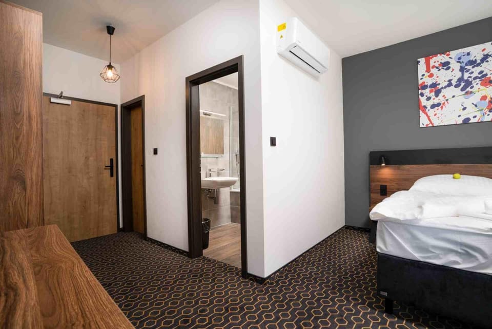 Photo of the whole room, Decorative detail, air conditioner