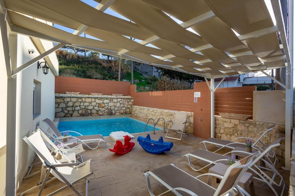 Area and facilities, Swimming pool