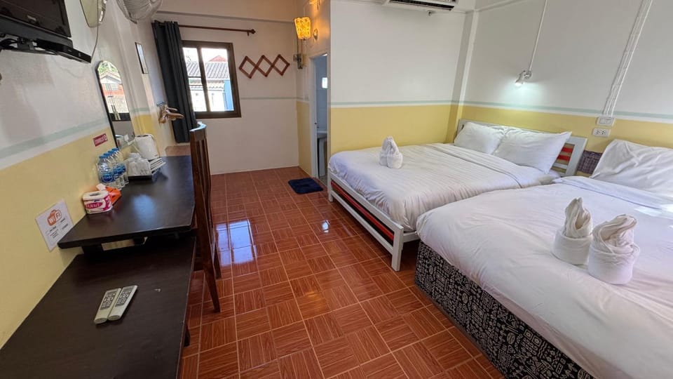 Bed, Photo of the whole room, towels, air conditioner