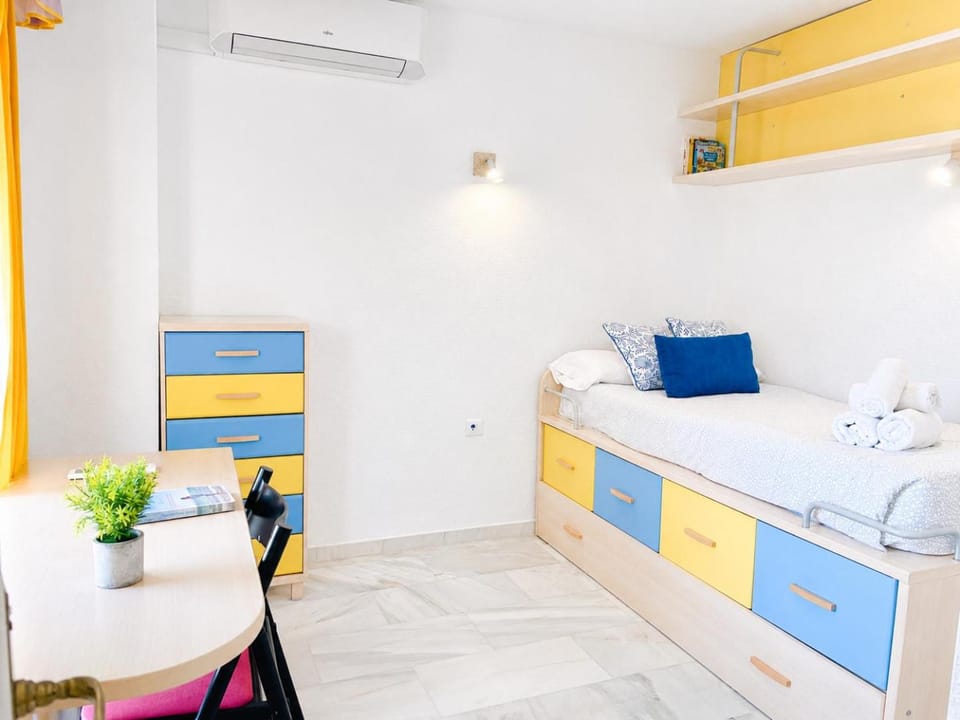 Photo of the whole room, Bedroom, air conditioner