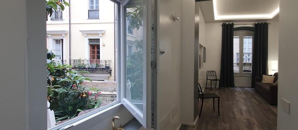 Space Suite Apartment in Cagliari