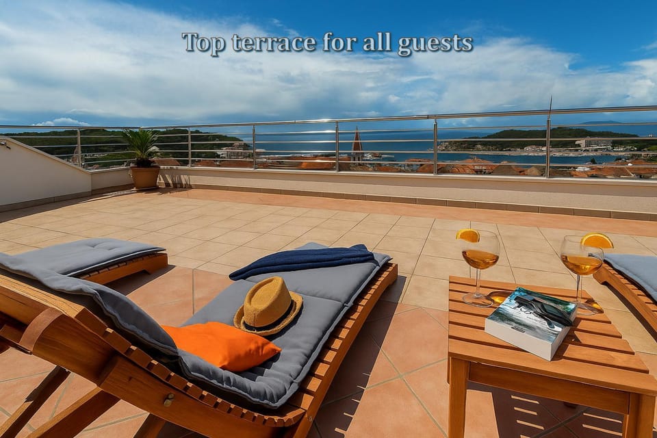 Day, Natural landscape, View (from property/room), Balcony/Terrace, Seating area, Mountain view, Sea view, sunbed