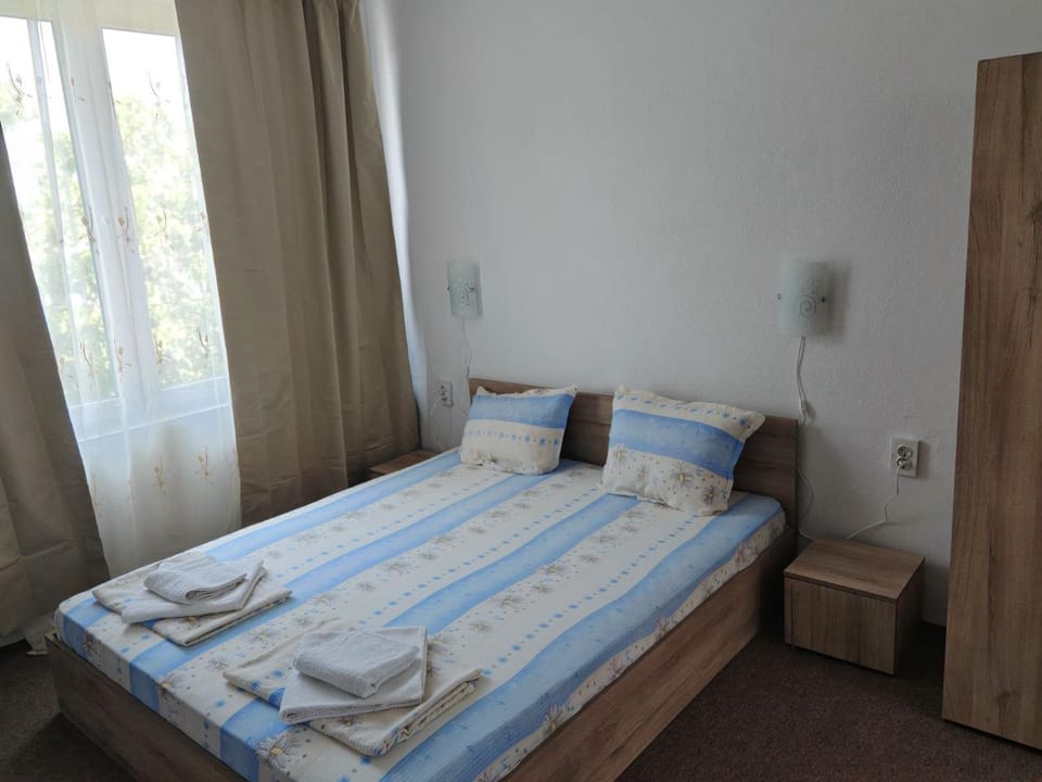 Svetla Guest House Bed and Breakfast in Burgas Province