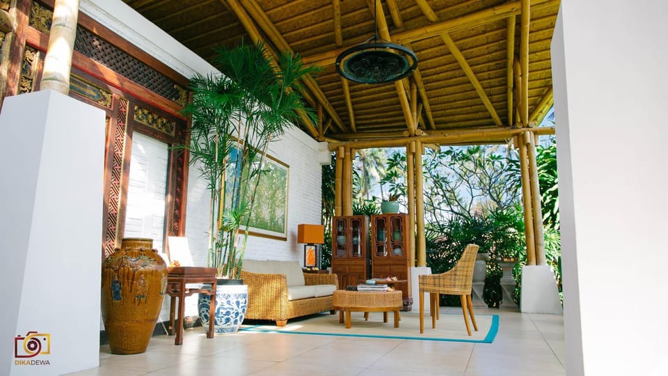 Patio, Living room, Lounge or bar, Seating area