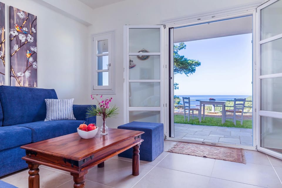 View (from property/room), Living room, Seating area, Sea view