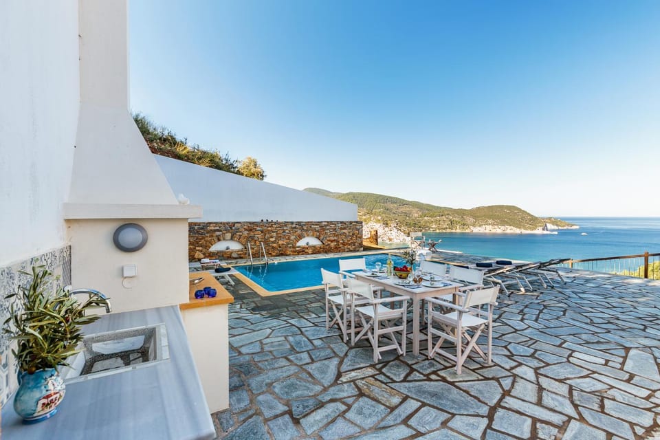 Patio, View (from property/room), Dining area, Mountain view, Sea view, Swimming pool, sunbed