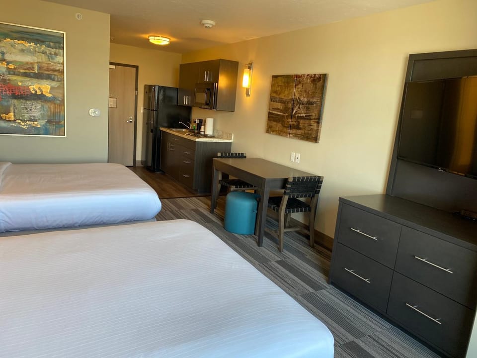 Kitchen or kitchenette, Photo of the whole room, minibar