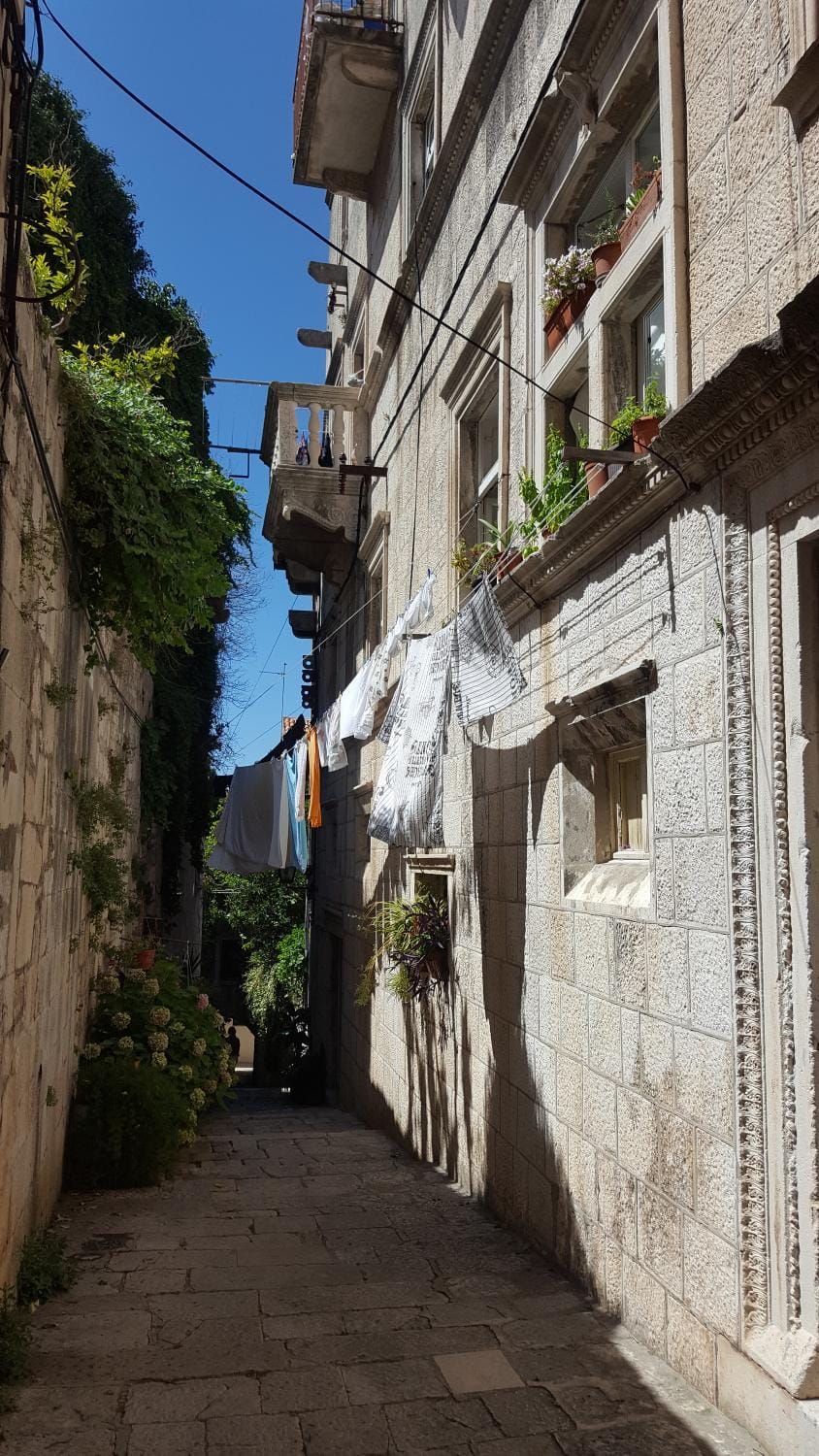 Property building, Neighbourhood