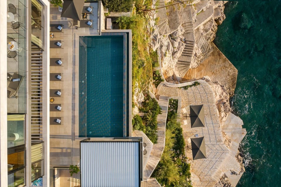 Bird's eye view, Pool view