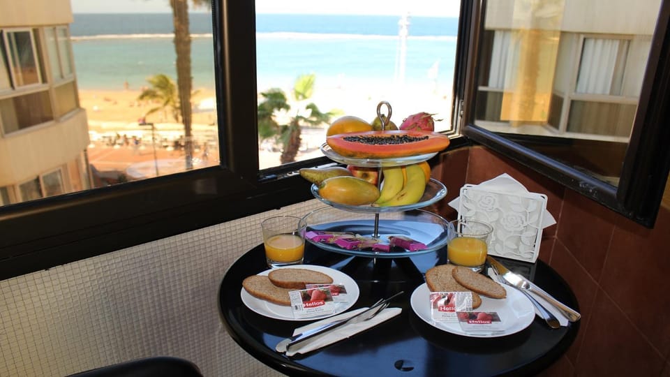 Sea view, Breakfast