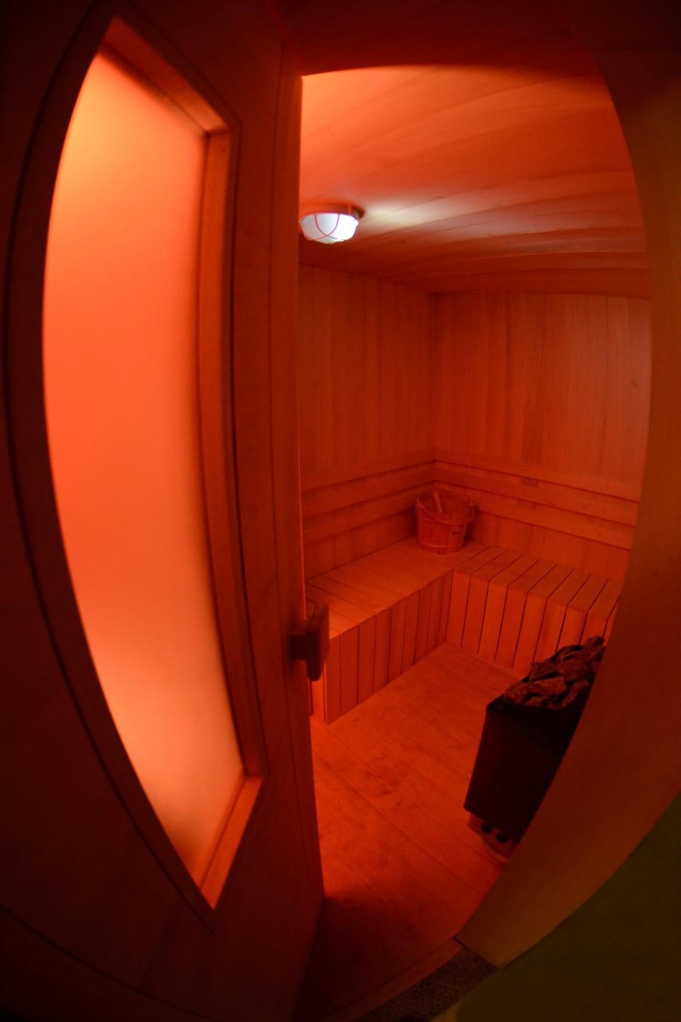 Spa and wellness centre/facilities, Area and facilities
