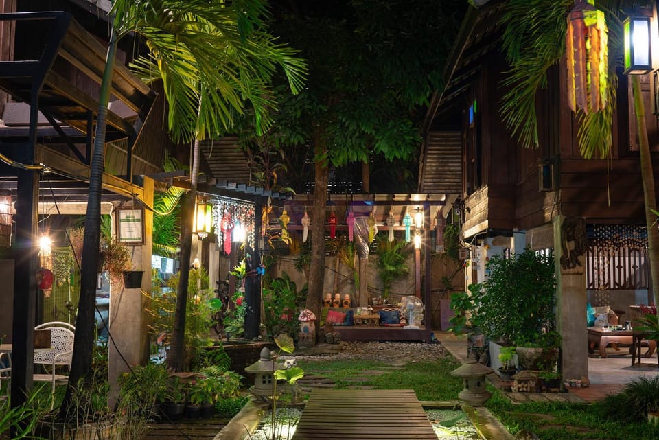 Property building, Patio, Facade/entrance, Garden