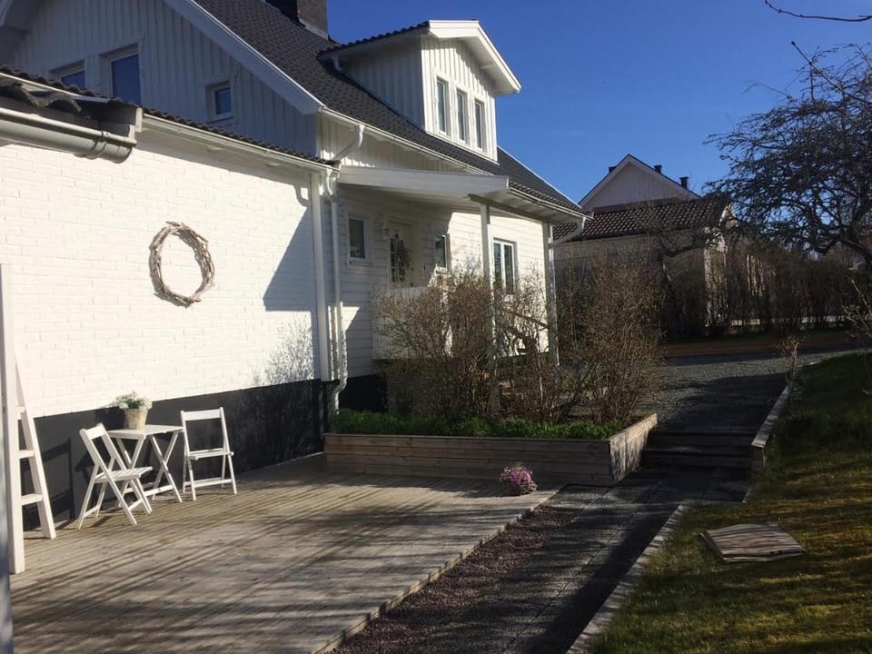 Room with pentry, separate entrance, no cardpayment Apartment in Västra Götaland County