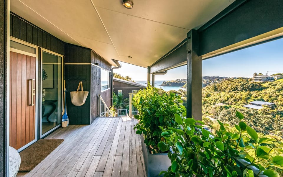 Luxury at Palm Beach - You've Got It Maid House in Auckland Region