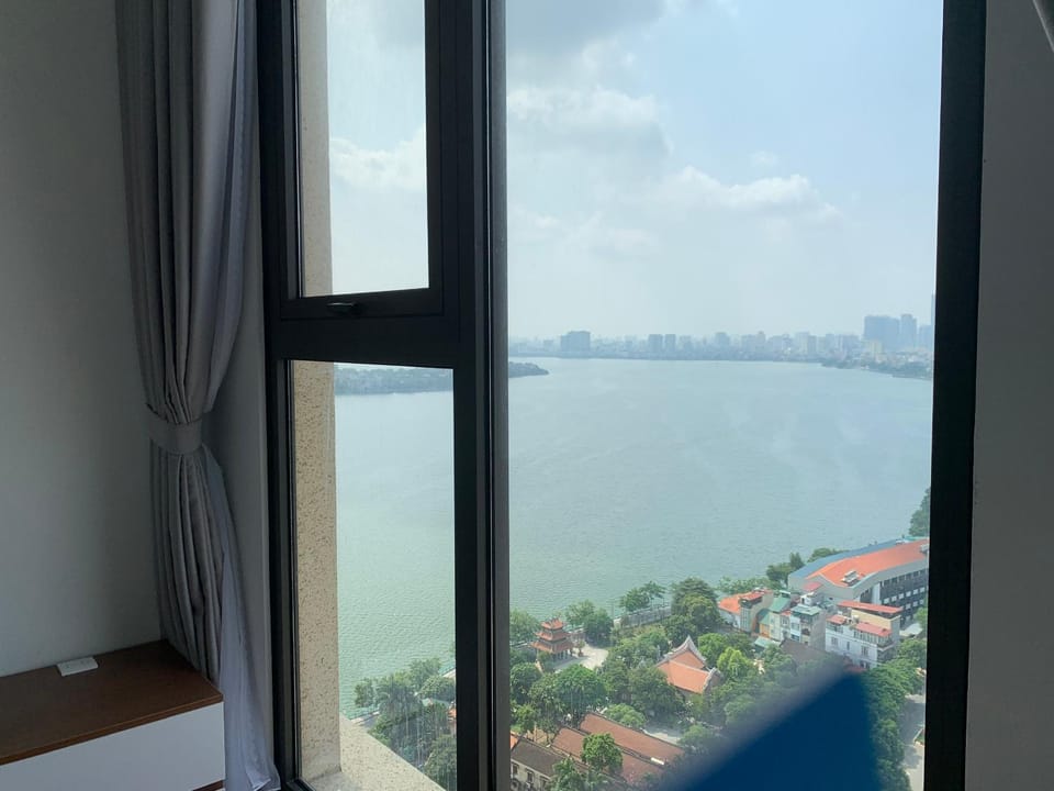 Bedroom, Lake view