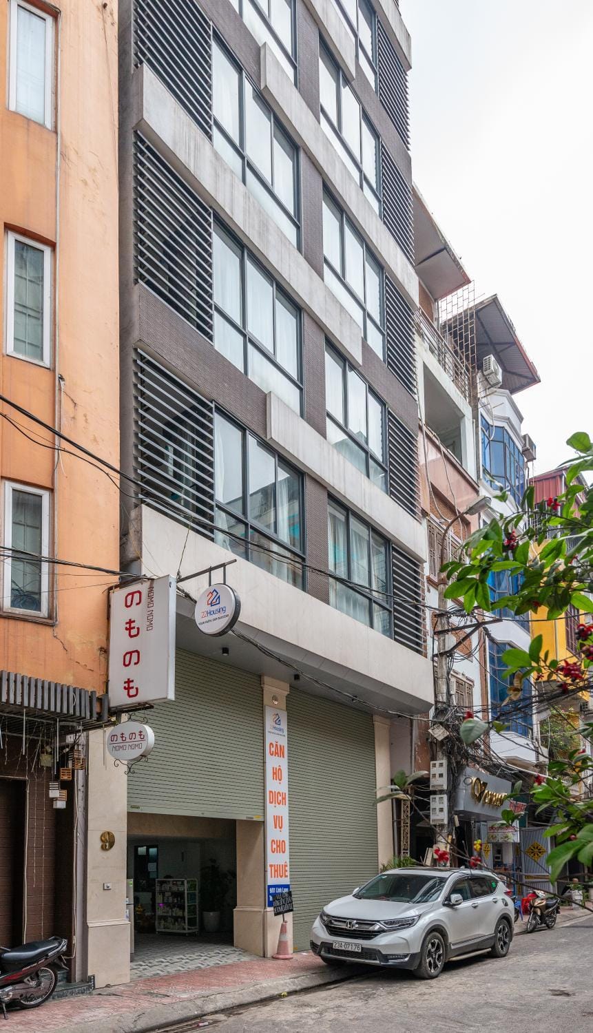 Property building, Facade/entrance, Day, Property logo or sign, Neighbourhood, Street view, Location, Parking
