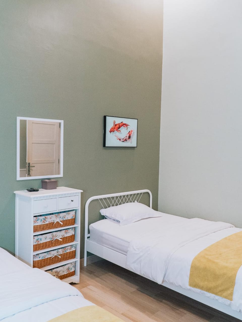 Bed, air conditioner