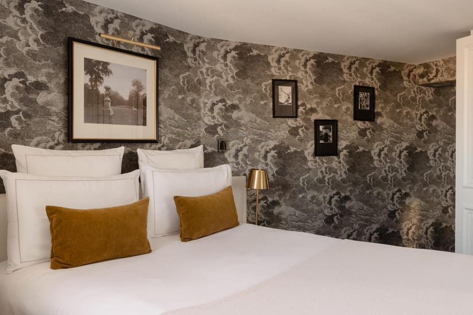 Bed, Photo of the whole room
