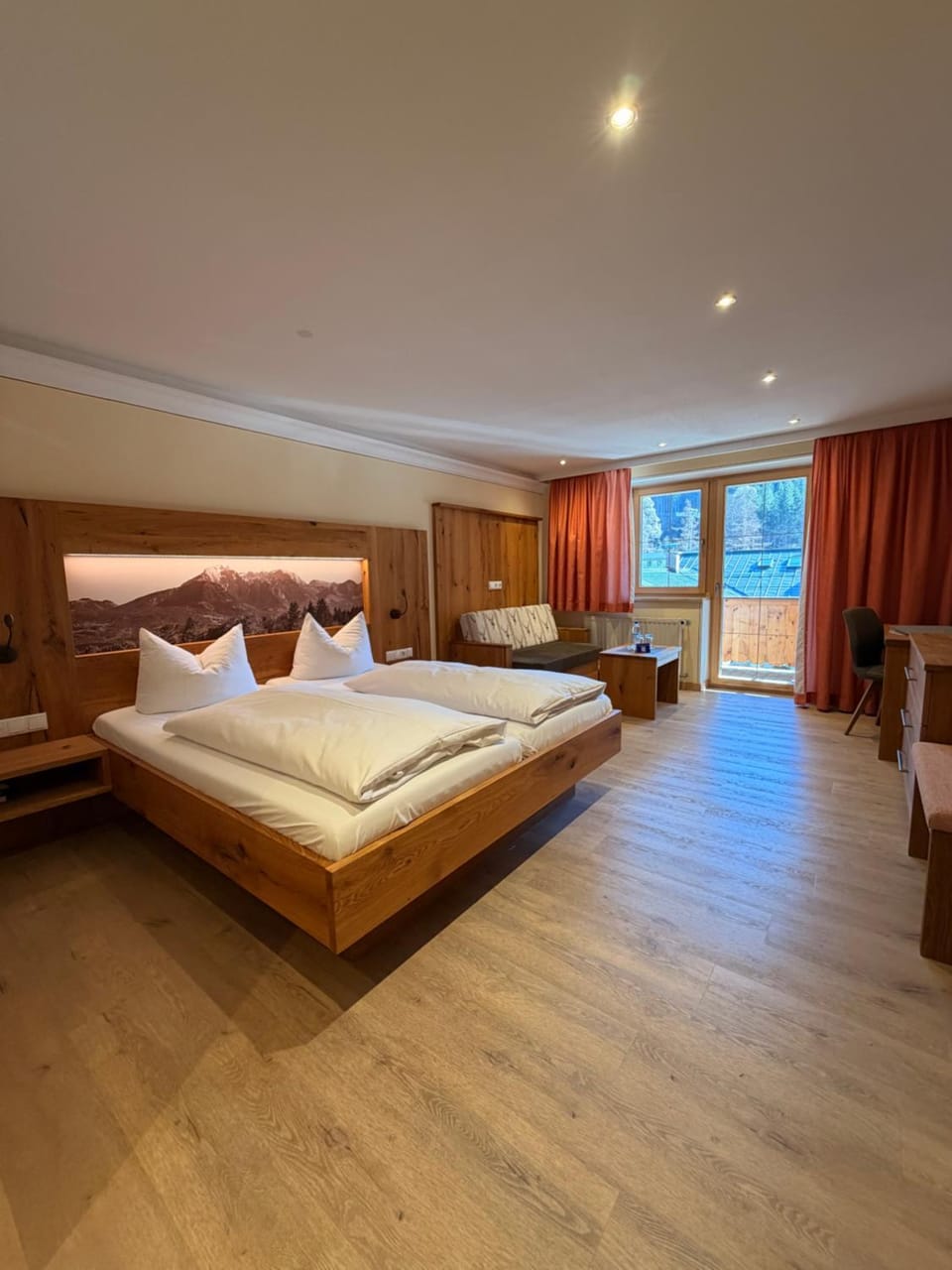 Photo of the whole room