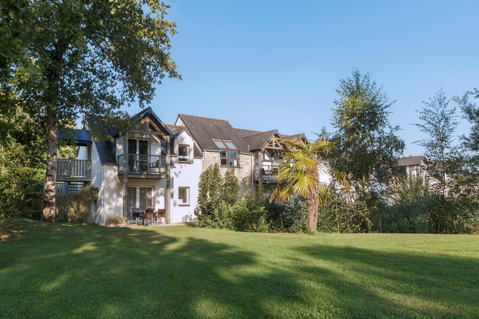 Property building, Spring, Natural landscape, Garden view