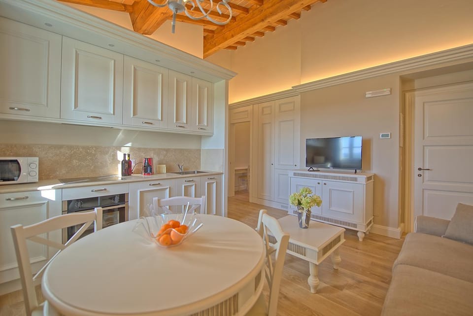 Kitchen or kitchenette, Living room, Dining area