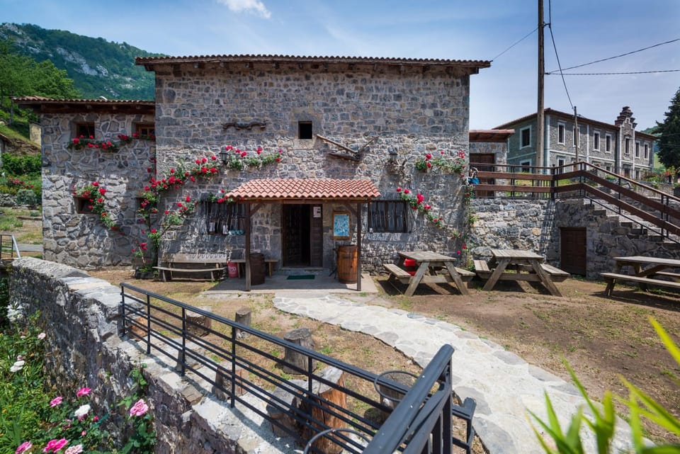 Garden, Lounge or bar