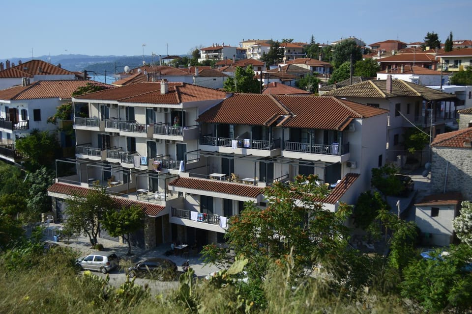Property building, Neighbourhood, Natural landscape, Street view