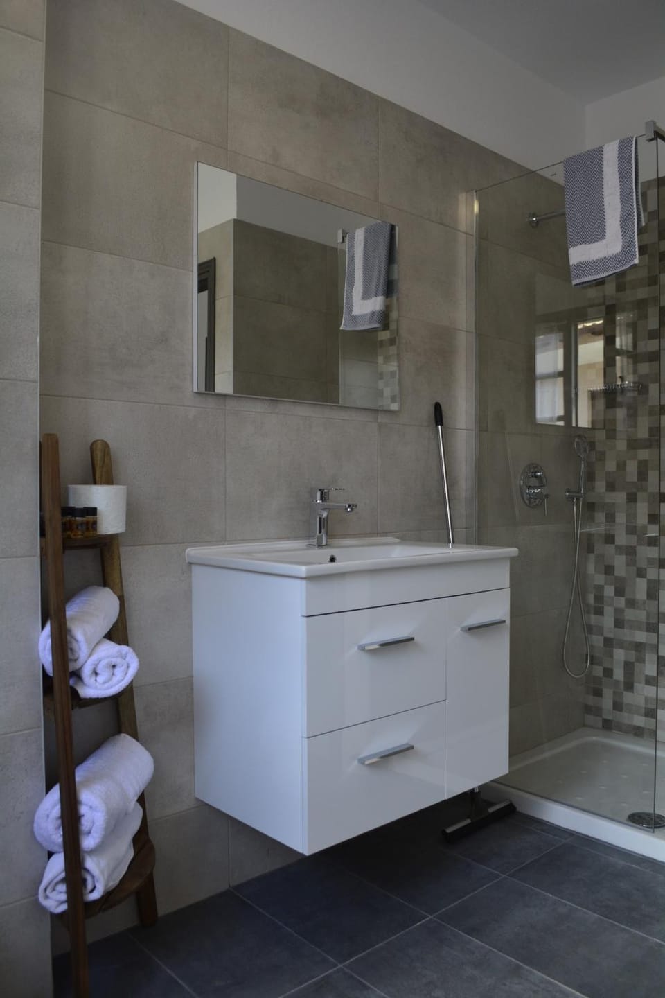 Shower, Bathroom