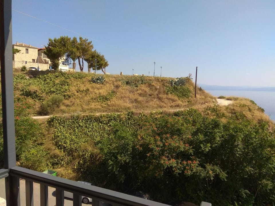 Nearby landmark, Day, Natural landscape