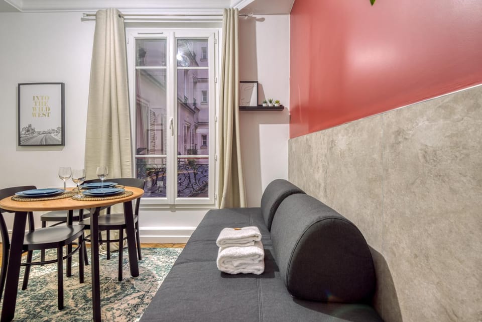 Nearby landmark, Living room