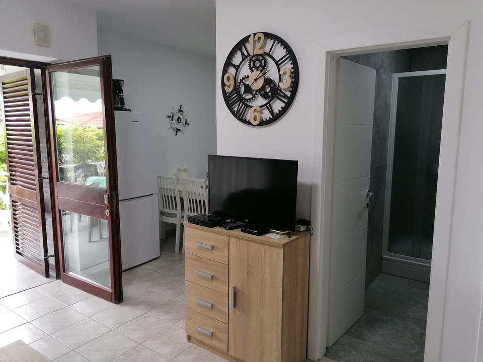 TV and multimedia, Dining area