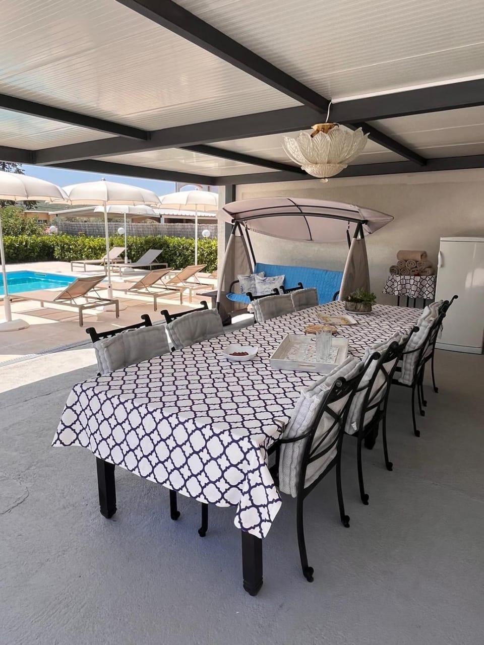 Balcony/Terrace, Seating area, Pool view
