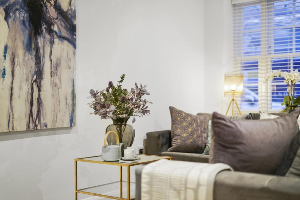 Living room, Decorative detail, Seating area