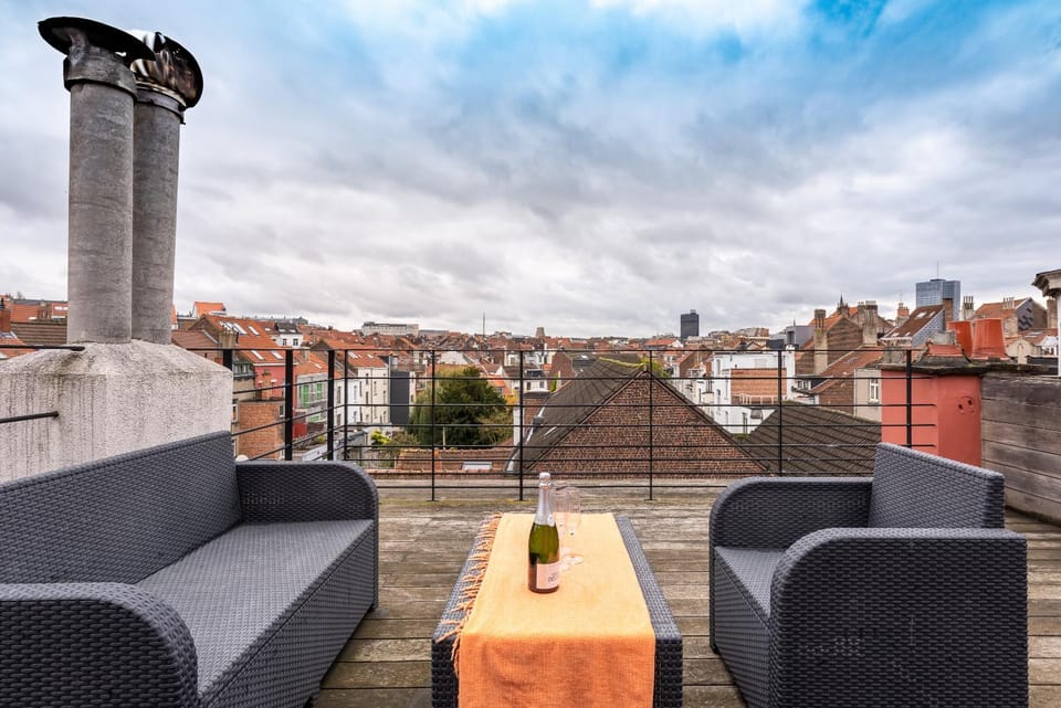 Property building, Balcony/Terrace, City view
