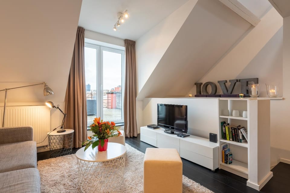 TV and multimedia, Living room, Seating area