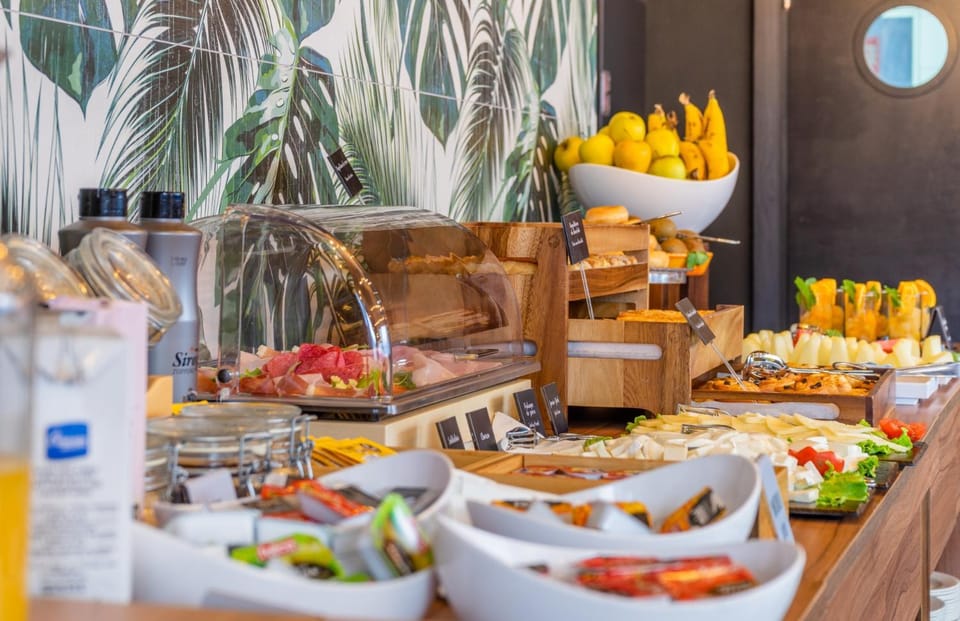 Breakfast, Continental breakfast, Buffet breakfast