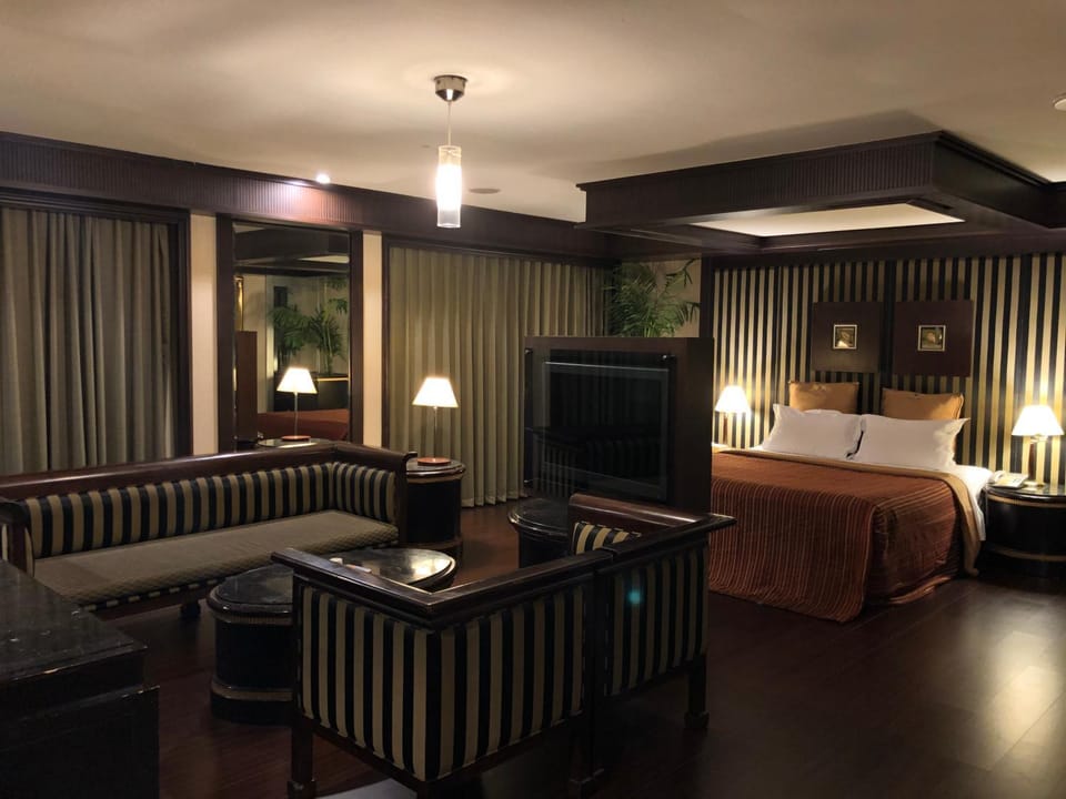 Bed, Living room, Bedroom