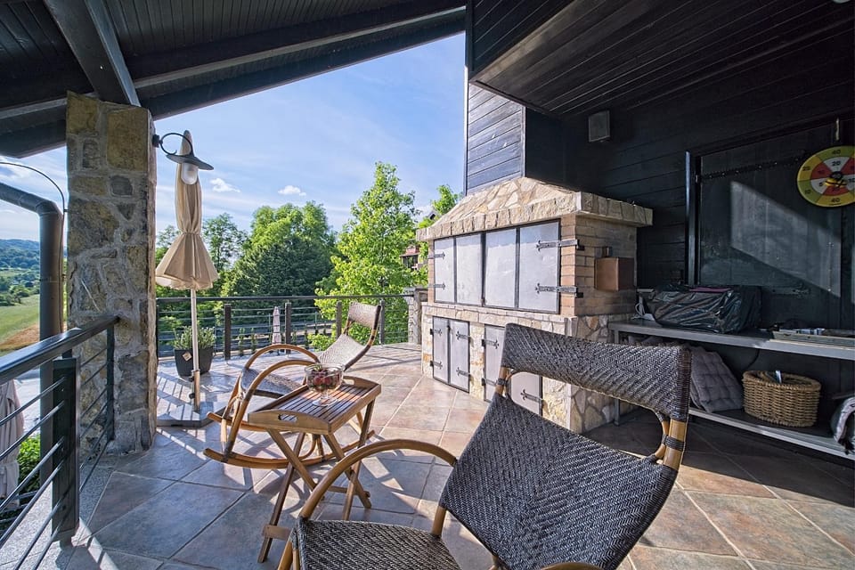 BBQ facilities, View (from property/room), Balcony/Terrace, Seating area
