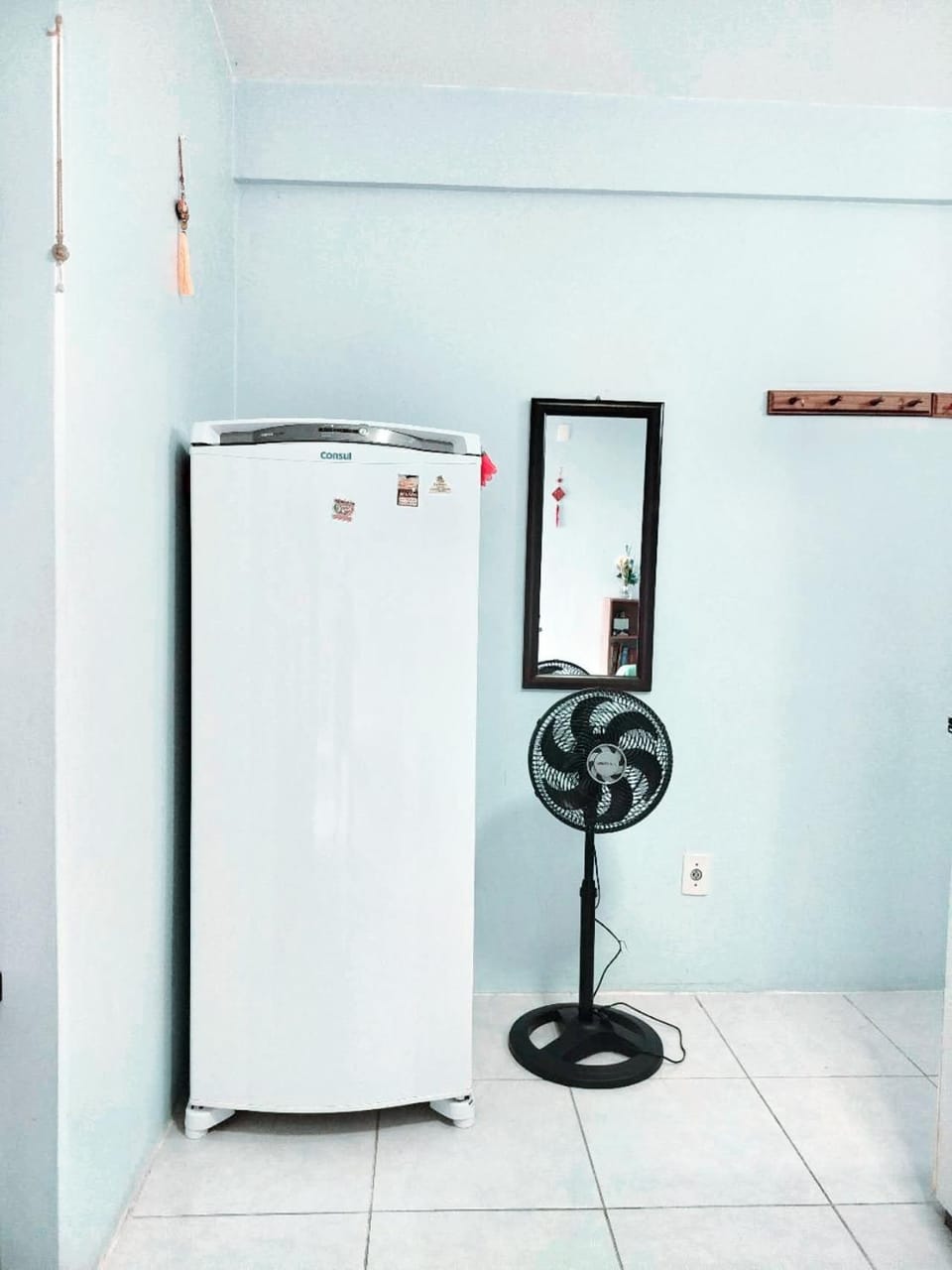 Apartamento no centro do Florianópolis. todos os móveis e ventiladores, Wi-Fi, cozinha completa, Acomoda até 4 pessoas. No coração de Florianópolis perto de tudo! Desfrute do centro e trapeche de beiramar norte de Floripa com uma bela caminhada . Apartment in Florianopolis