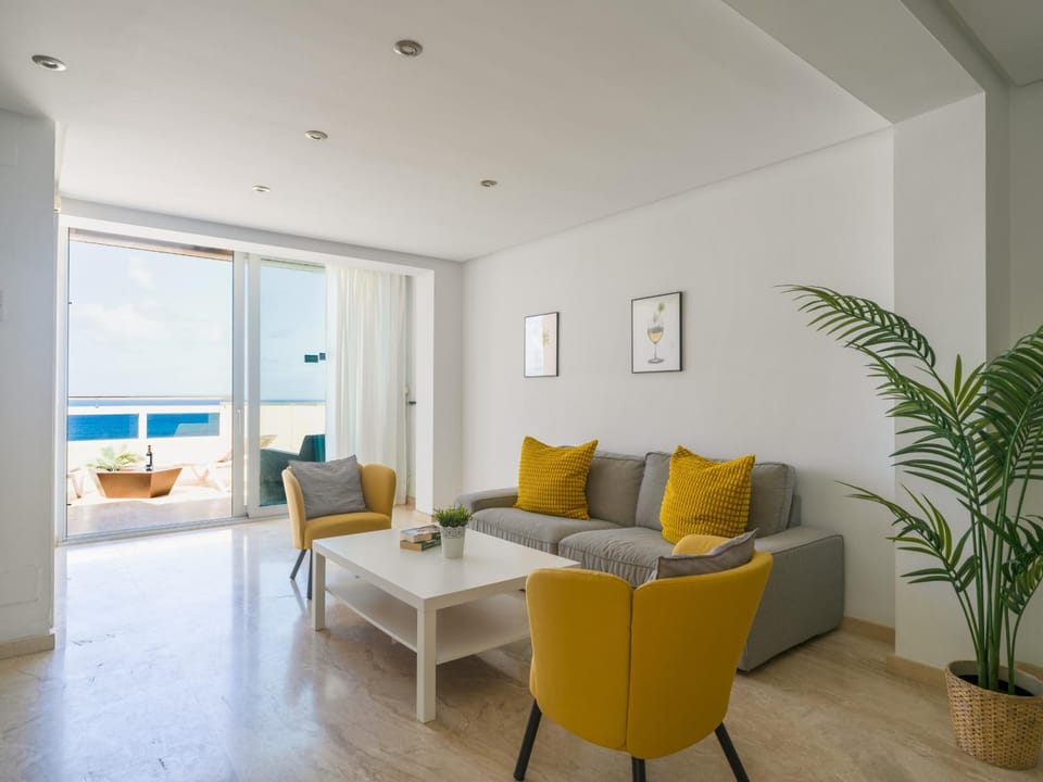 Communal lounge/ TV room, Living room