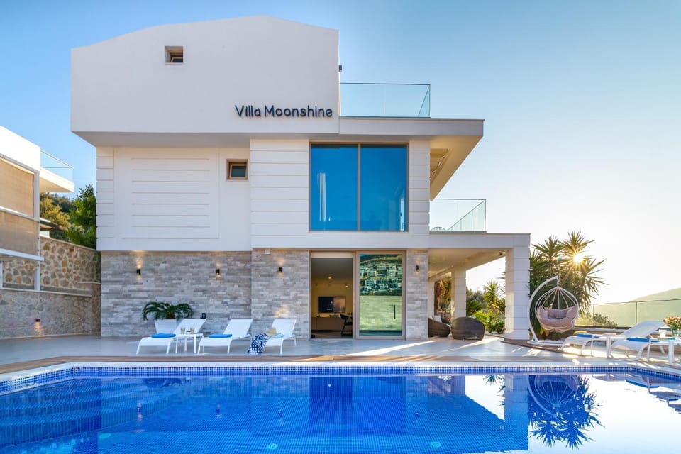 Property building, Pool view, Swimming pool, sunbed