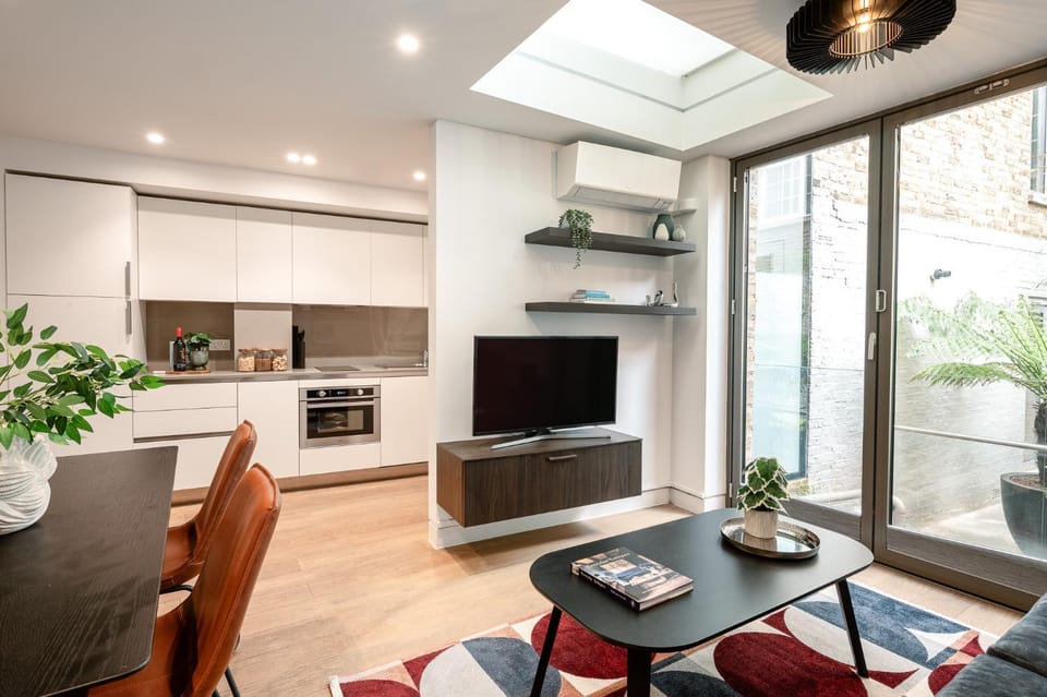 Kitchen or kitchenette, Living room