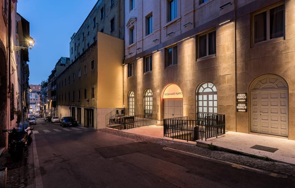 Property building, Facade/entrance, Night