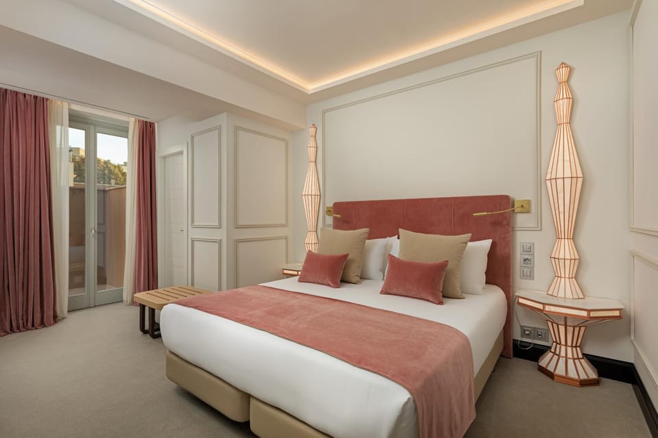 Bed, Balcony/Terrace, Photo of the whole room, Bedroom