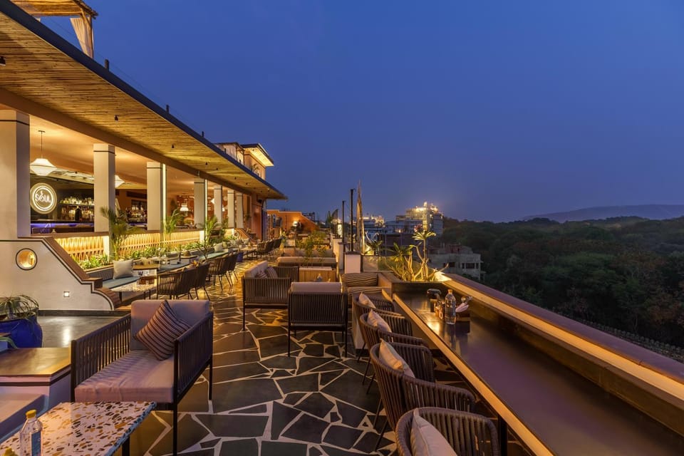Restaurant/places to eat, Night, Natural landscape, View (from property/room), Balcony/Terrace, Balcony/Terrace, Seating area