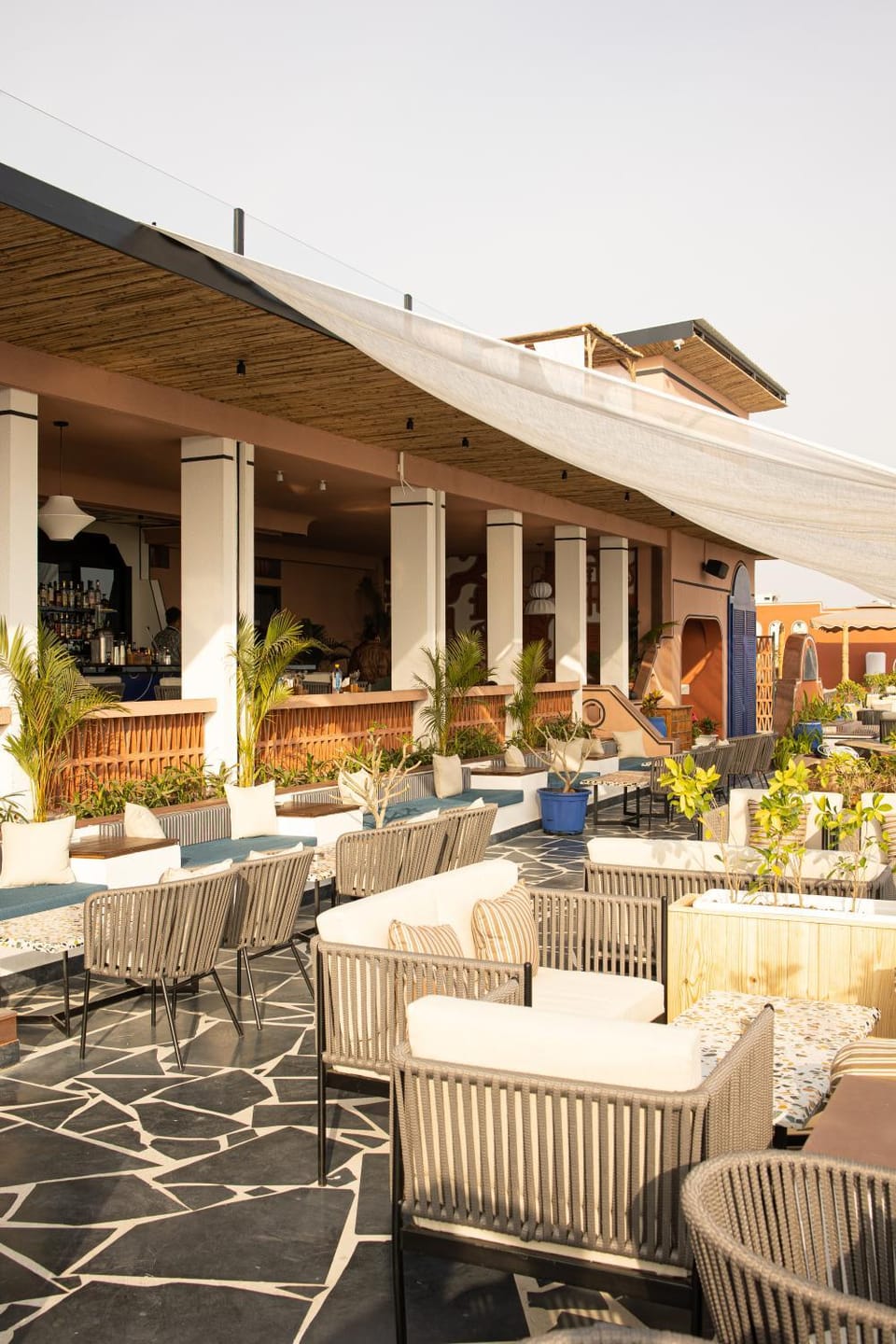 Patio, Restaurant/places to eat, Restaurant/places to eat, Day, Balcony/Terrace, Seating area