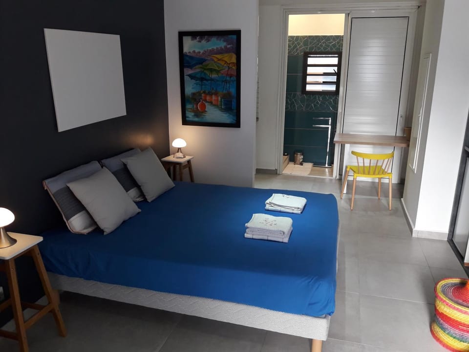 Maison TONGA piscine - CONFORT Bed and Breakfast in Réunion