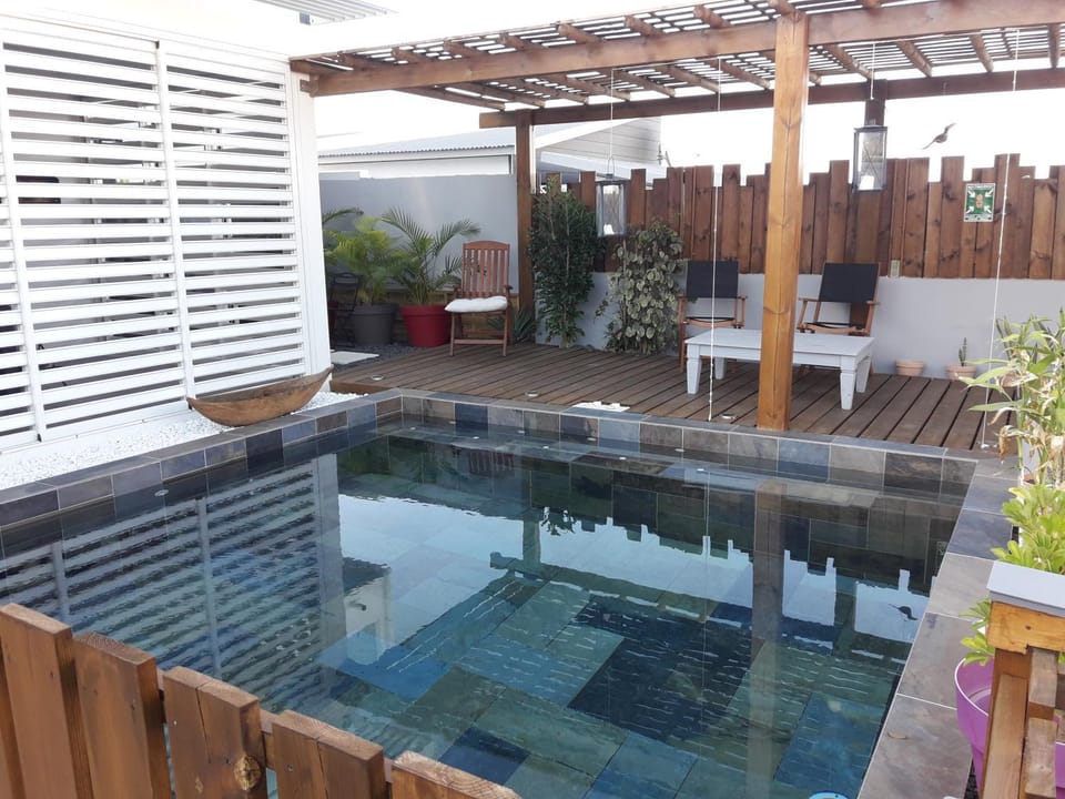 Maison TONGA piscine - CONFORT Bed and Breakfast in Réunion